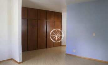 Imagem 5: Sobrado Ensolarado de Esquina com Guarita de Segurança na frente