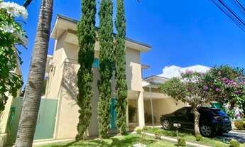 Imagem 2: Casa de condomínio no Jardins Madri de 250m com 4 quartos, piscina, ofurô, e churrasqueira