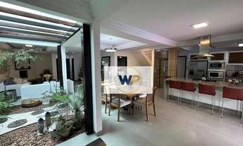 Imagem 2: Casa Mobiliada com 3 Suítes para Locação Anual no Bairro Ariribá em Balneário Camboriú/SC