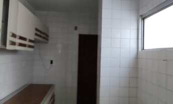 Imagem 6: Imóvel amplo, em frente a praça do Imbuí. Ótima localização!!!