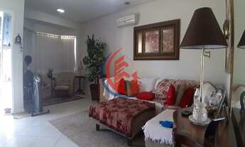 Imagem 3: Casa térrea com amplo quintal área gourmet e suíte com hidro em condomínio de alto padrão