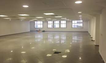 Imagem 3: Excelente Andar Reformado de 680m2