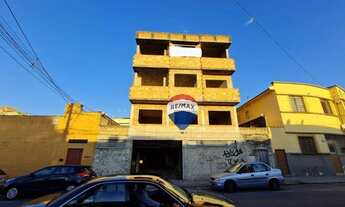 Imagem 1: Prédio sem dívida com 60% de obra concluída com previsão de 09 apartamentos com garagens