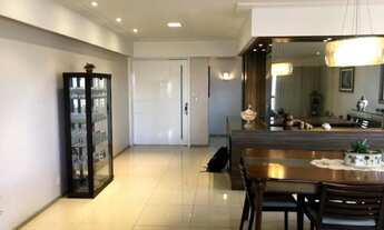 Imagem 7: Apartamento para venda tem 200 metros quadrados com 4 quartos