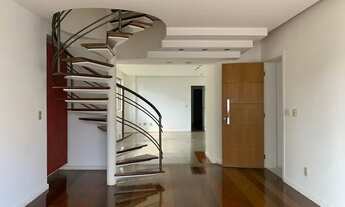 Imagem 2: Cobertura duplex com 5 quartos, terraço com sol da manhã