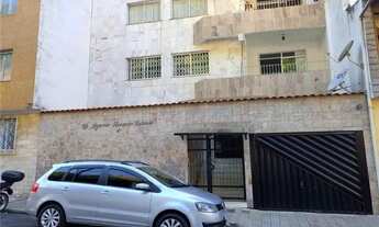 Imagem 2: Apartamento térreo, com 02 quartos, banheiro social, cozinha ampla, uma vaga de garagem e