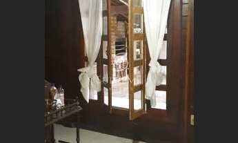 Imagem 2: Casa de condomínio para aluguel tem 180 metros quadrados com 4 quartos