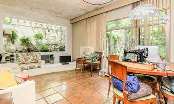 Imagem 6: Casa Aconchegante em Rua Tranquila e Arborizada