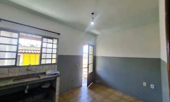 Imagem 3: Alugo casa de fundos de 2 cômodos com garagem perto da escola Melissa