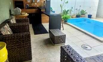 Imagem 5: Casa de condomínio para venda tem 220 metros quadrados com 3 quartos