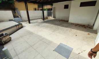 Imagem 2: Casa linear Centro c/ 3qts, send 1suíte, 2brs, 2vgs, quintal, split, blindex, amrs plnjds