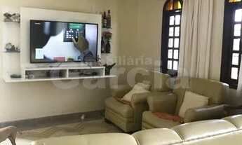 Imagem 3: Casa térrea com 3 dormitórios sendo 1 suítes, com edícula a 200 metros da praia