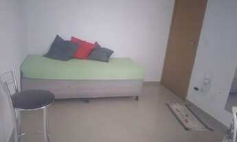 Imagem 2: 2/4, 1 banheiro,semi-mobiliado,1° andar,todo no porcelanato,bairro nobre no Candeias