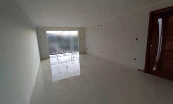 Imagem: Casa Triplex de 3/4, sendo uma suíte e