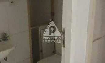 Imagem 6: Sala comercial em frente ao Metrô da Saens Peña