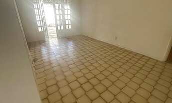 Imagem 4: Vendo casa rua que dar acesso a feirinha do tabuleiro ,por trás da Carajás