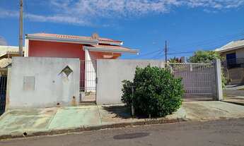 Imagem 3: Vendo casa grande próximo do centro,com 5 peças e 3 banheiros. Faça visita !!