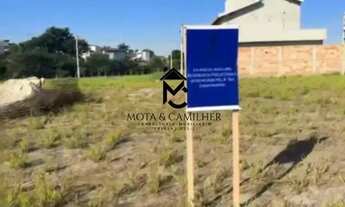 Imagem 6: Terreno plano e meio de quadra em condomínio