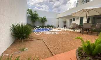 Imagem 2: Casa para aluguel, 3 quartos, 3 suítes, 6 vagas, Tabajaras - Uberlândia/MG