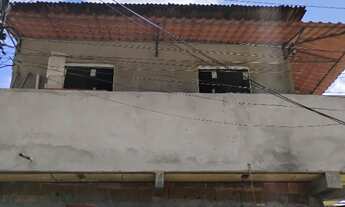 Imagem: Casa com dois quartos, dois banheiros, sala