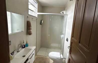 Imagem 4: Lote de 450m com 3 casas em avenida !