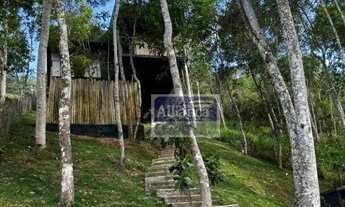 Imagem 2: Linda casa semi mobiliada cercada pelo verde! Com 2 dormitórios, 1 suíte, 1 vaga de garage