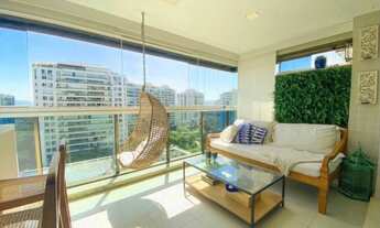 Imagem 2: Apartamento com 140m2, andar alto, 4 quartos transformados em 3