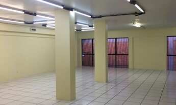 Imagem 7: BENTOALVES aluga loja térrea a poucos passos da Av. Júlio, 490m2, no Centro - Caxias do Su
