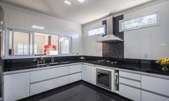 Imagem 6: Lindo sobrado com três suítes a venda no Centro - Tremembé - SP