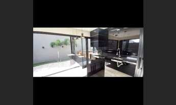 Imagem 3: Casa de condomínio para venda tem 220 metros quadrados com 3 quartos