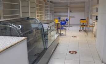 Imagem 2: Vende-se loja no Shopping Itaigara - 320m² Ótima para restaurante!