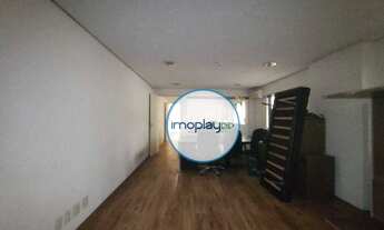 Imagem 4: Conjunto comercial com 64m² semi-mobiliada, piso laminado e ar condicionado