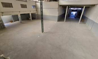 Imagem 2: Galpão/Depósito/Armazém para aluguel possui 750 metros quadrados com 3 quartos