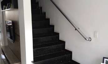 Imagem 3: Lindo sobrado, fino acabamento, ótima localização e excelente Condomínio!!