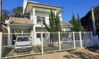 Imagem 2: Sobrado para venda possui 190 metros quadrados com 4 quartos em Centro - Guaíba - RS