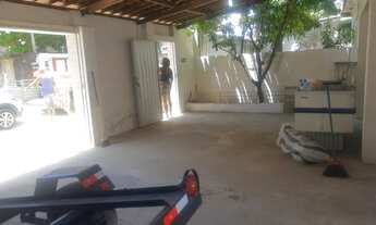 Imagem 3: Casa para venda com 200 metros quadrados com 2 quartos