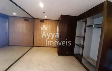 Imagem 4: Apartamento com vista cinematográfica. São 360m² divididos em sala ampla com 3 ambientes