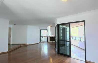 Imagem 4: Apartamento de 210m² com 4 Dormitórios, sendo 2 Suítes em Moema