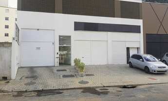 Imagem: Loja com 240m² de Área Total, 3 Banheiros