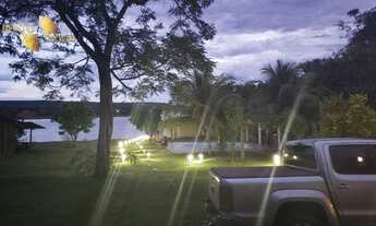 Imagem: Chácara acomoda até 15 pessoas, à venda