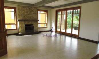 Imagem 2: Lindo sobrado em Alphaville, 663 m² de área construída ao redor de muito verde