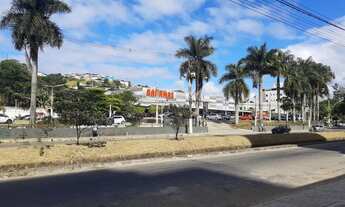 Imagem 5: Loja com 240m² de Área Total, 3 Banheiros e Vagas de Garagem em Frente, à venda no bairro