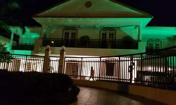 Imagem 6: Casa de condomínio para venda possui 913 metros quadrados com 7 quartos