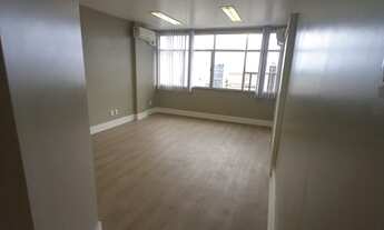 Imagem 7: Sala no coração da Av. Rio Branco. 70 m², 3 ambientes, ar-condicionado central e mais 3