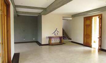 Imagem 4: Lindo sobrado em Alphaville, 663 m² de área construída ao redor de muito verde