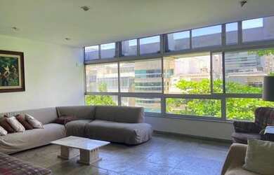 Imagem 2: Leblon, Rua Bartolomeu Mitre, Quadra da Praia, Apt 140 m2, 4 quartos, 1 suíte, 1 vaga !!