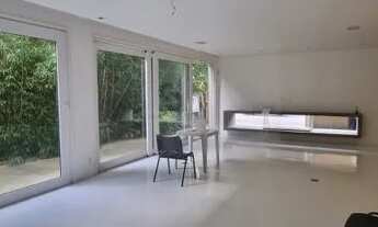 Imagem 3: Casa em estilo moderno em local próximo ao Parque Ibirapuera