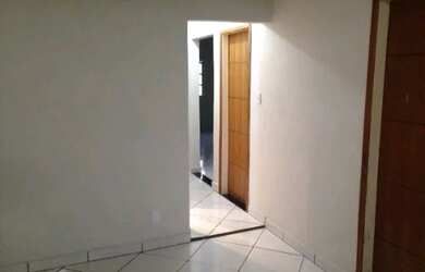 Imagem 7: Excelente casa c/ 03 quartos, quintal e garagem para até 03 carros. Ótima localização