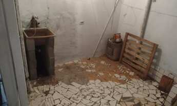 Imagem 5: Aluga-se kitnet quarto grande junto com cozinha, banheiro e área de serviço