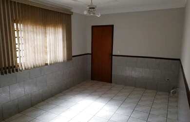 Imagem 5: Bady Bassit- Casa com 3 dormitórios para alugar, 175 m² por R$ 2.361/mês - Centro - Bady B